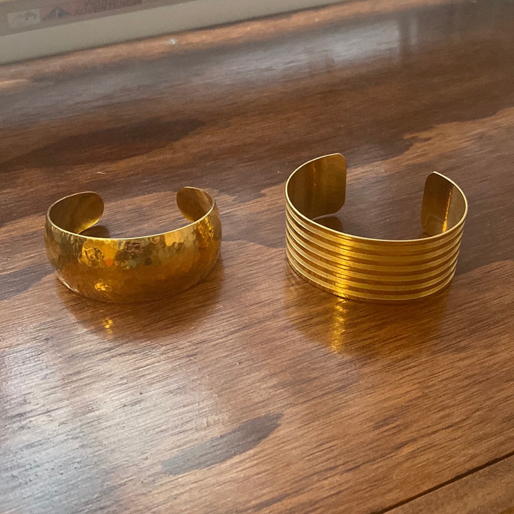 Gold bangle bracelets